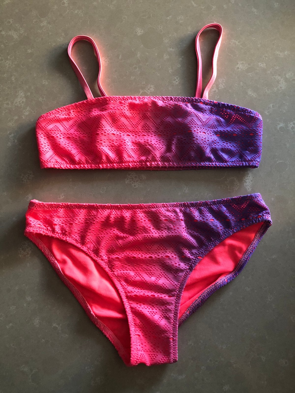 Fluo bikini C&A maat 146-152, Kinderen en Baby's, Kinderkleding | Kinder-zwemkleding, Ophalen, Bikiniset, Meisje, Zo goed als nieuw