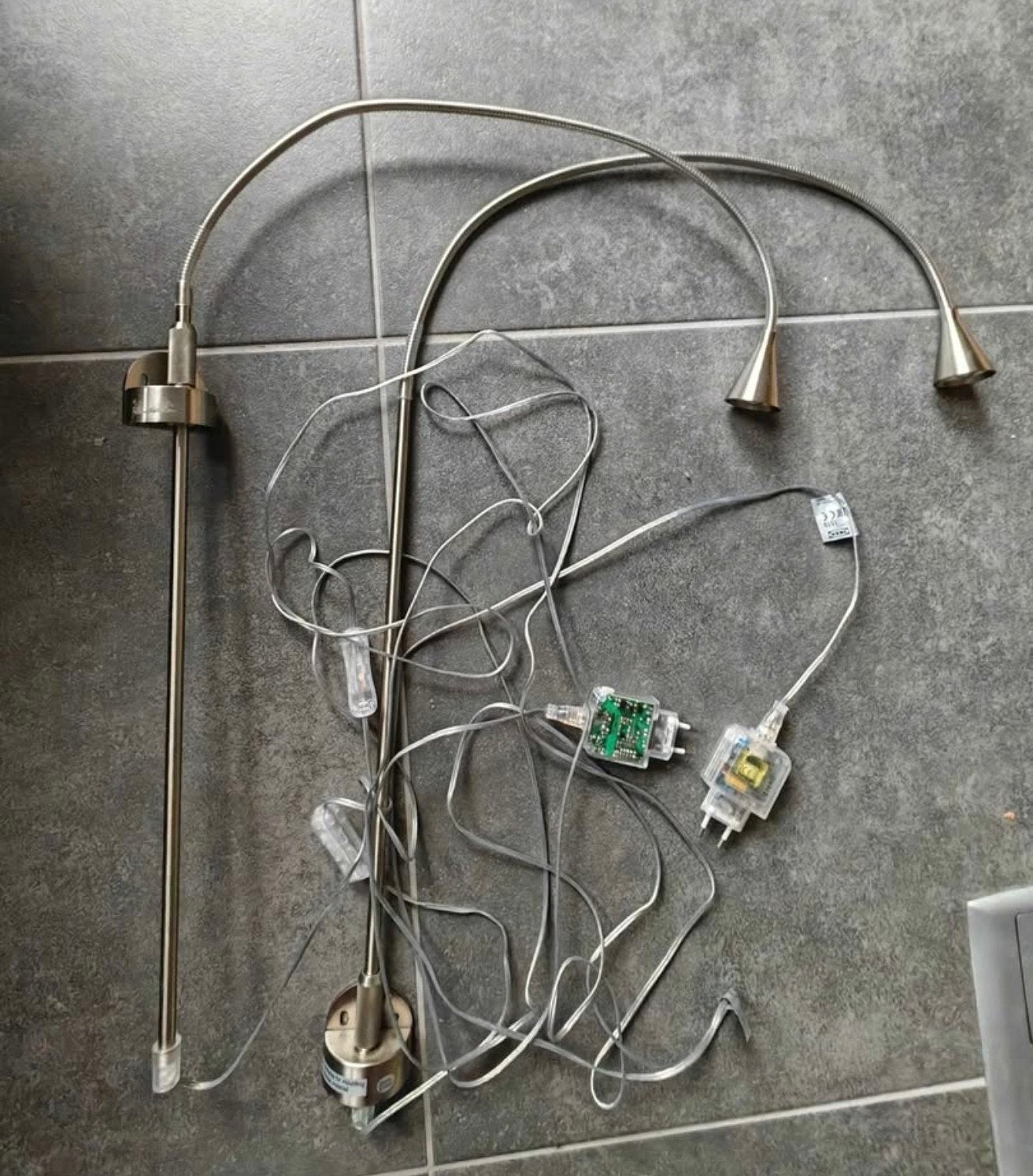Wandverlichting Ikea 2 stuks, Maison & Meubles, Lampes | Spots, Enlèvement ou Envoi, Comme neuf, Métal, Compatible montage mural