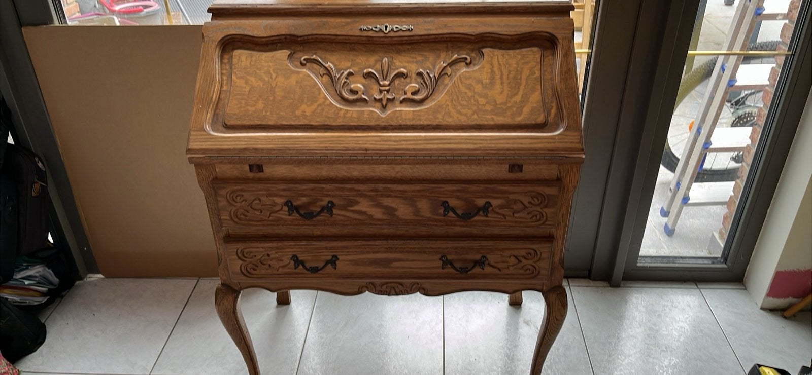 Ancien bureau en chêne, Enlèvement