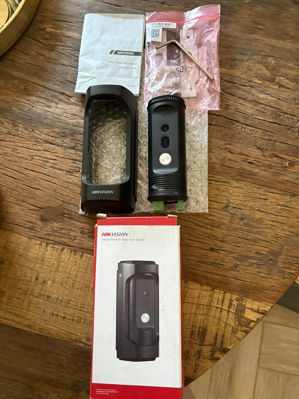 Hikvision DS-KB8112-IM Vandaalbestendige IP Video Intercom, Enlèvement ou Envoi, Compatible avec les smartphones, Comme neuf, Filaire