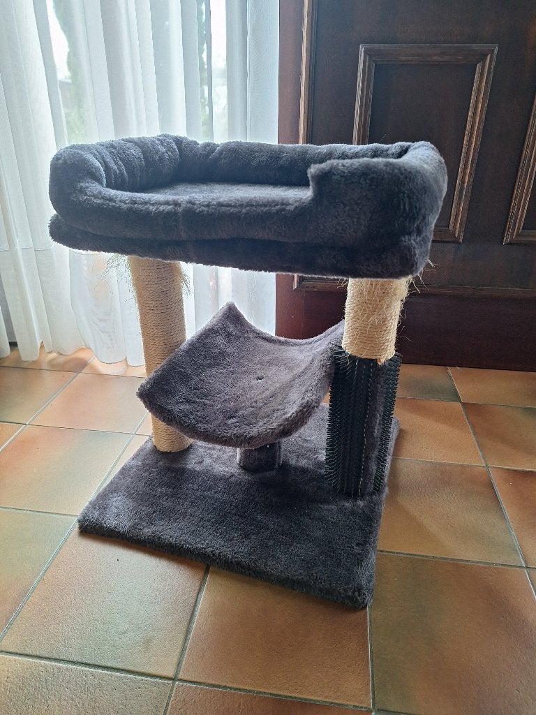 Krabpaal grijs met bedjes en speelballetje, Animaux & Accessoires, Meubles griffoirs pour chats, Enlèvement, Utilisé, Griffoir