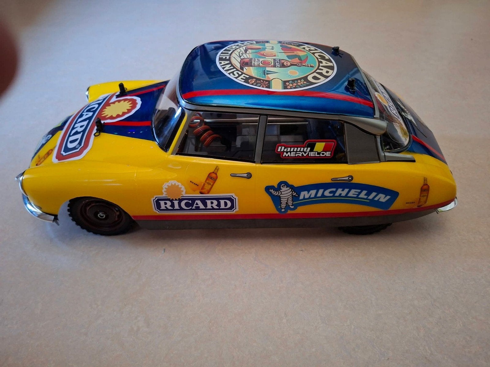 Nouvelle version Tamiya MF-01X 4x4 Citroën DS21 Ricard, Hobby & Loisirs créatifs, Neuf, Échelle 1:10, Enlèvement ou Envoi, Voiture on road