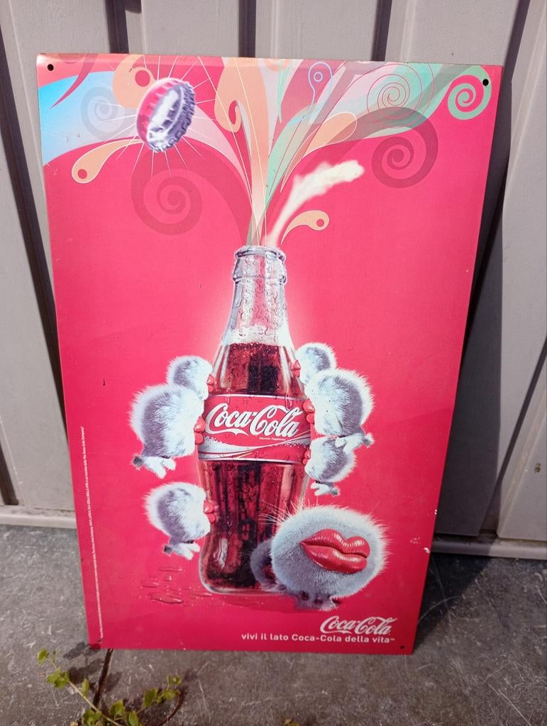 Pluque métal Coca italienne, Enlèvement