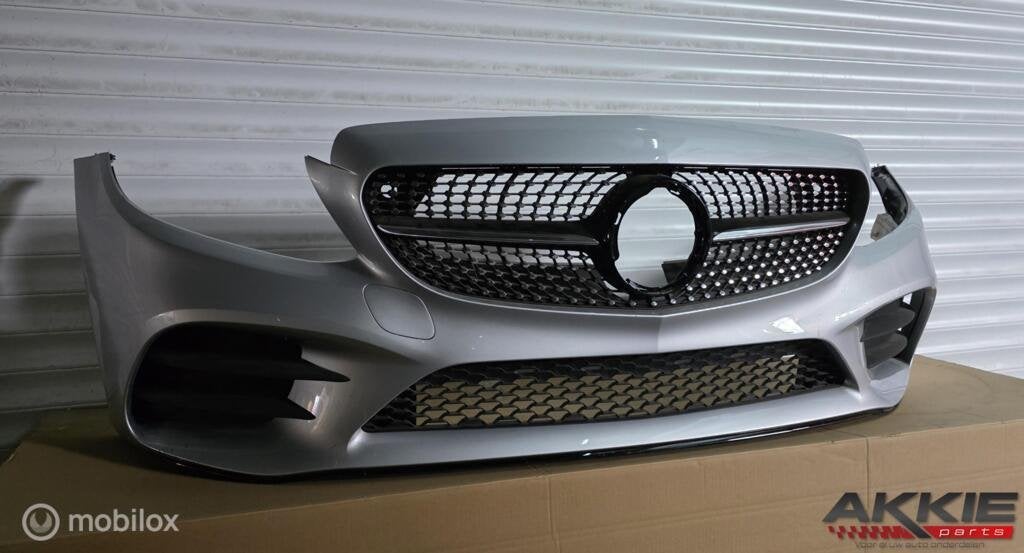 Mercedes c klasse Bumper voor W205 AMG facelift A2058802305, Auto-onderdelen, Carrosserie, Bumper, Voor, Gebruikt, Ophalen of Verzenden