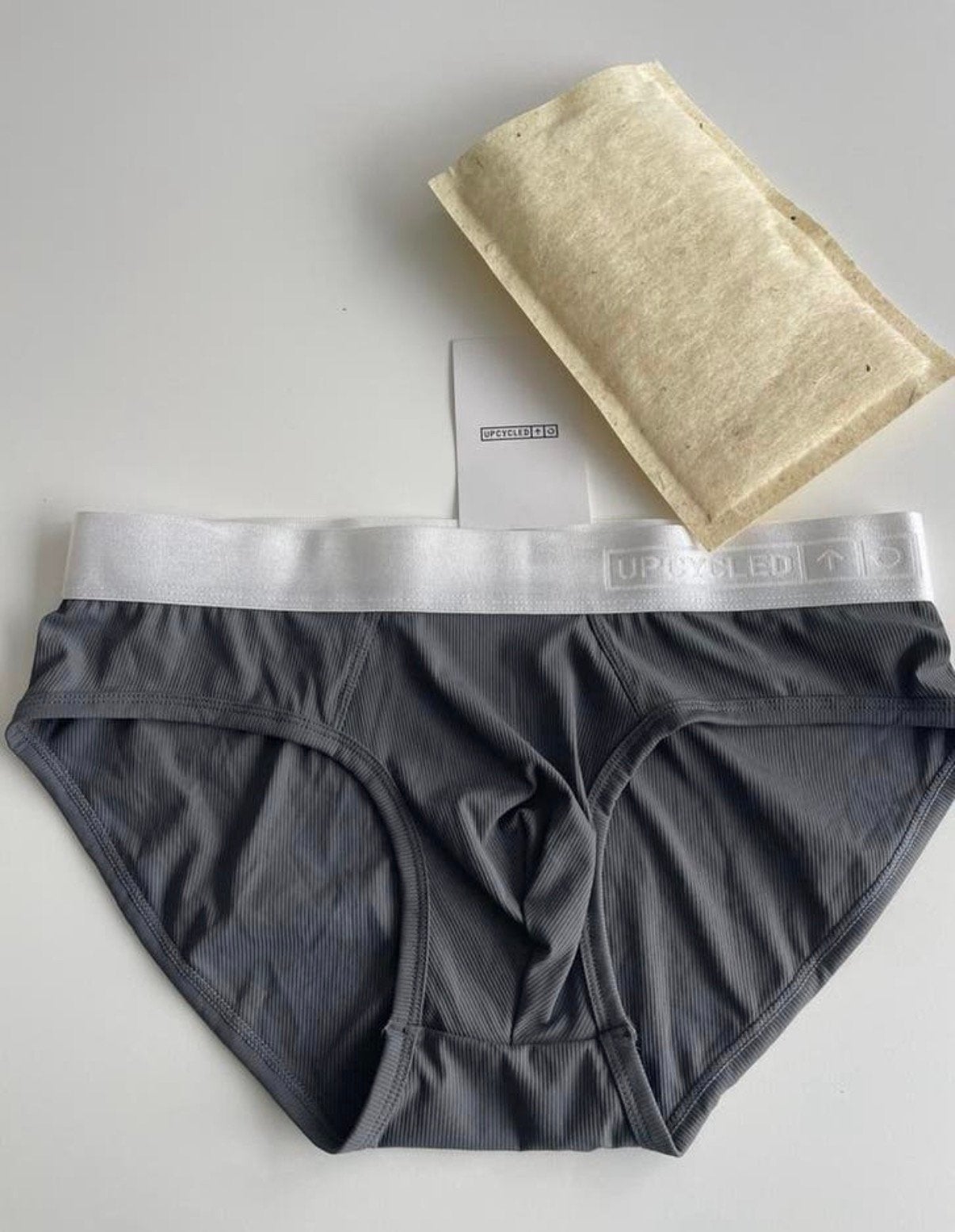 Slip en nylon recyclé neuf, Envoi, Gris, Slip