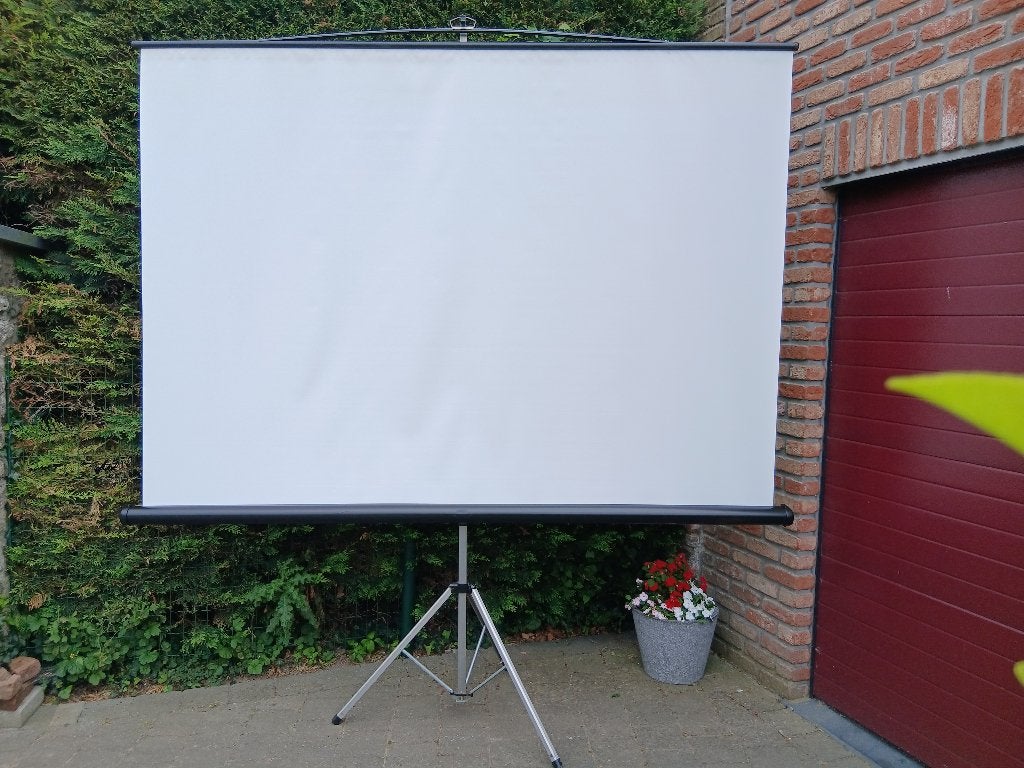 Écran de projection 2m40 x 1m50 sur trépied, Enlèvement