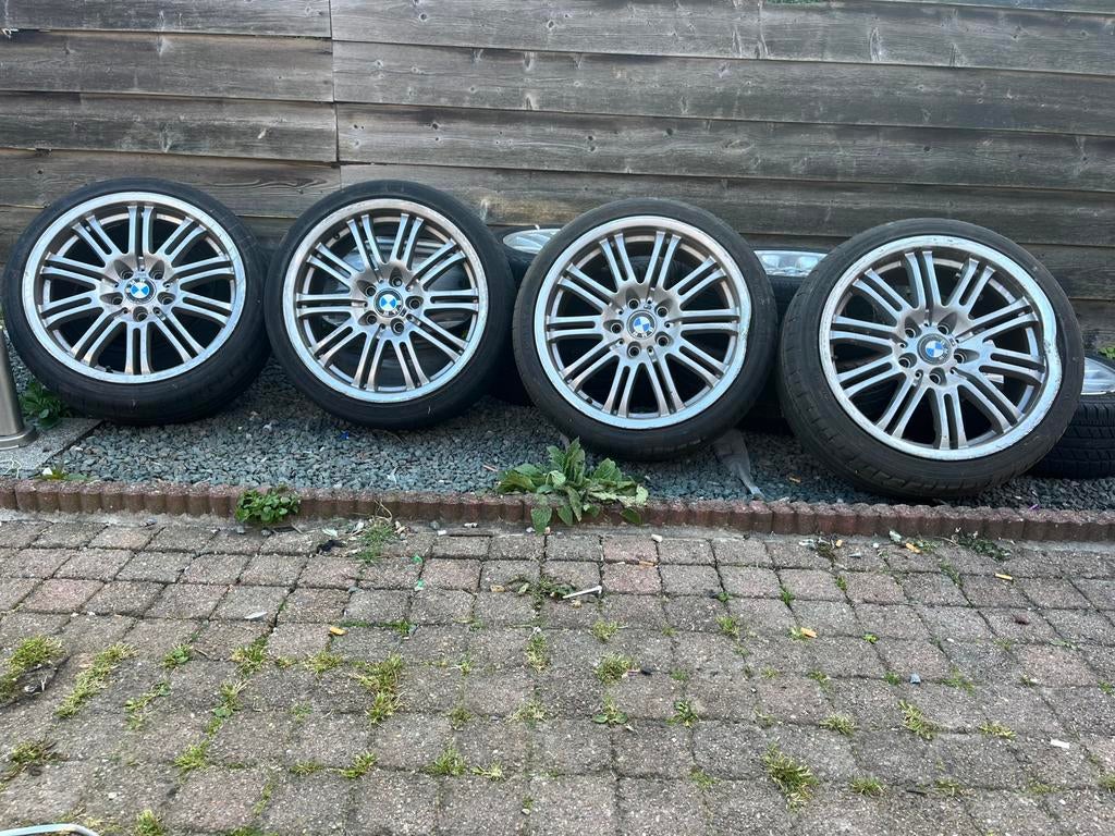 Bmw M velgen met band, Ophalen, Band(en)