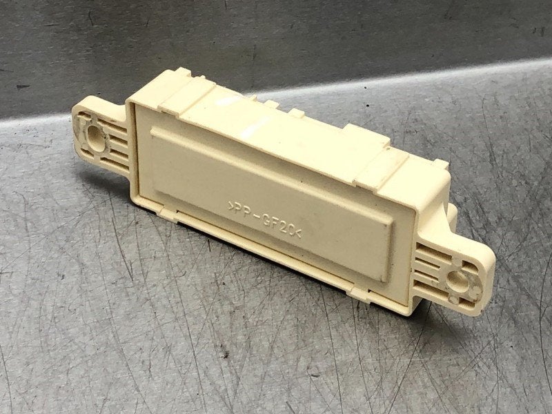 FUSIBLE Kia Venga (01-2010/03-2019) (|919401H160|), Kia, Info@kia.de, Utilisé, Theodor-Heuss-Allee 11
60486  Frankfurt am Main, DE