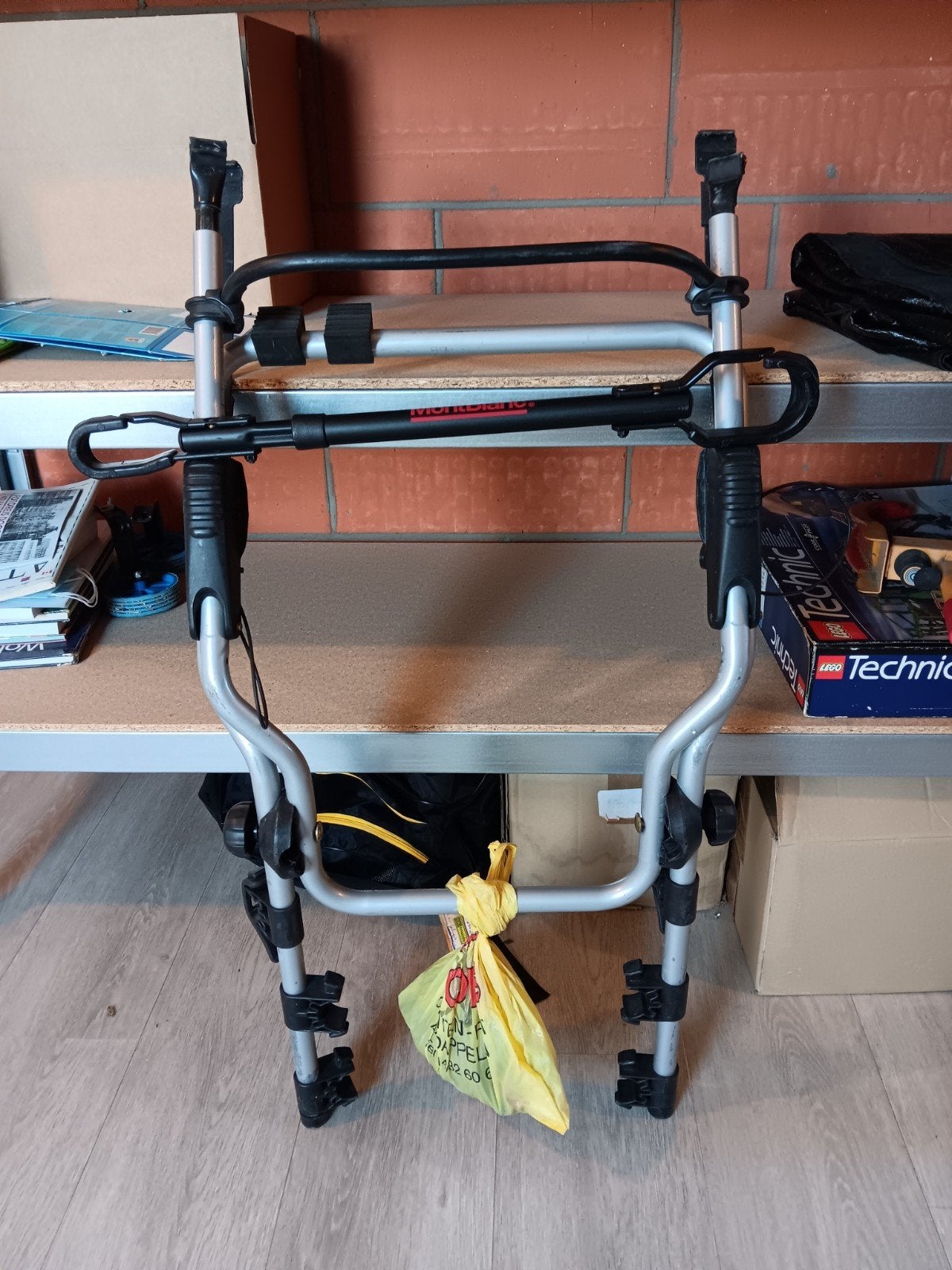 Fietsenrek koffer + montage stang voor vrouwenfiets, Autos : Divers, Porte-vélos, Enlèvement, Utilisé, Porte-hayon, Pneus larges