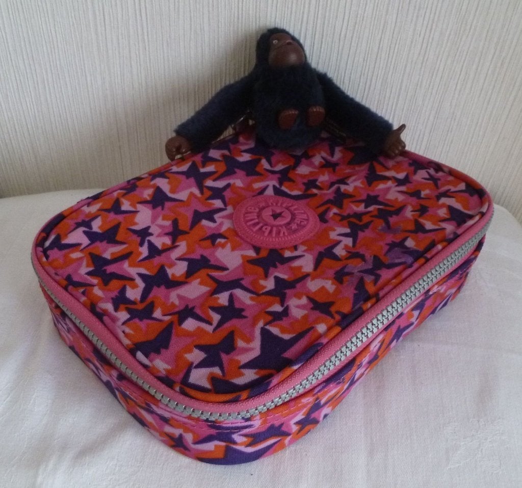 Kipling grand plumier 100 pens multicolore + singe, Enlèvement ou Envoi, Utilisé