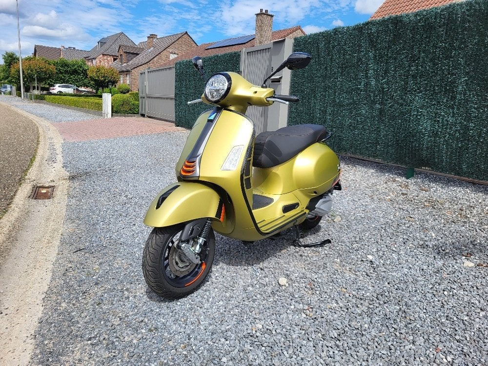 Vespa GTS 310 Super Sport Mat Groen, Motoren, Scooter, Nieuw, Bedrijf, 310 cc