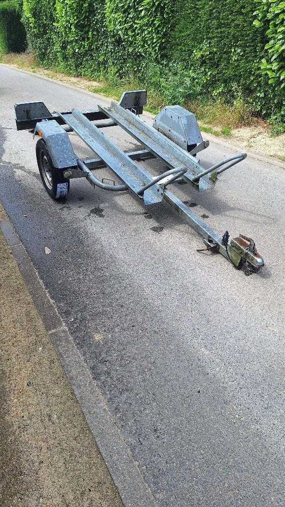 motoraanhangwagen, Ophalen