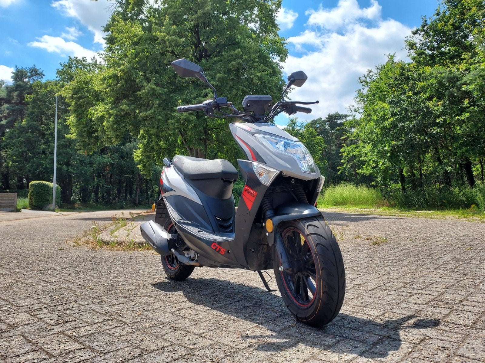 Brommer GTS Enzo RS 50cc klasse B, Fietsen en Brommers, Scooters | Kymco, Ophalen, Benzine, 50 cc, Klasse B (45 km/u)
