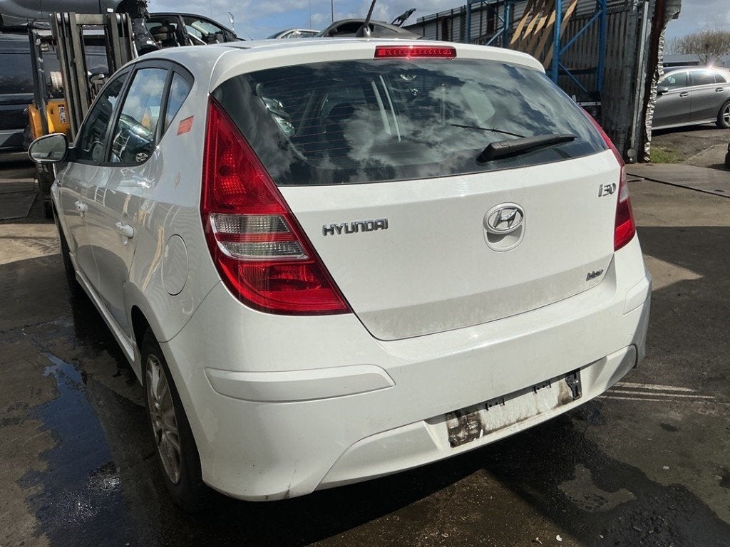 BERCEAU MOTEUR Hyundai i30 Crosswagon (WWH), Hyundai Motor Deutschland GmbH, Kaiserleipromenade 5
63067  Offenbach am Main, DE