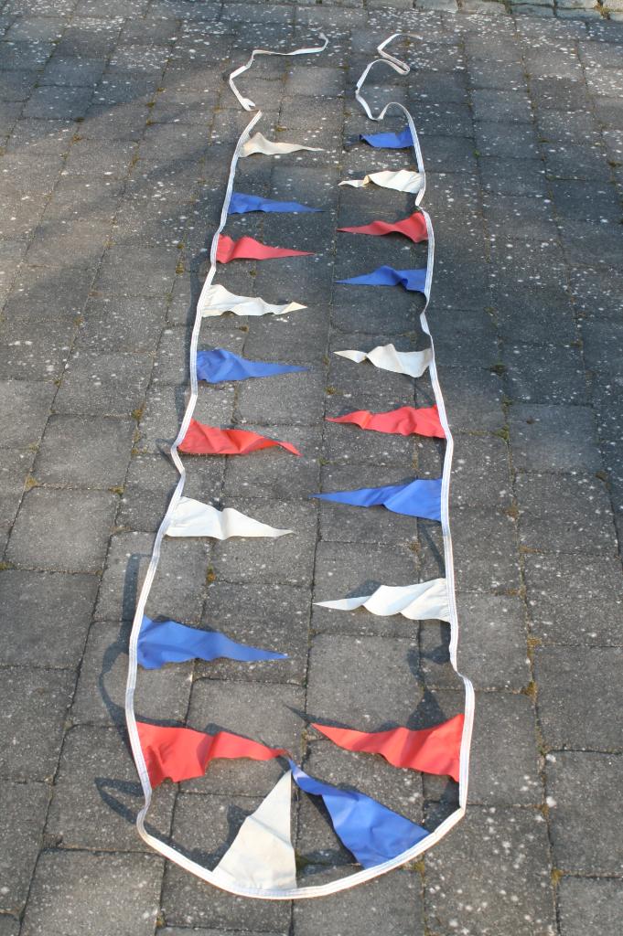 Cordon de 9 mètres avec 20 drapeaux de Fina (années 70/80), Collections, Marques & Objets publicitaires, Comme neuf, Panneau publicitaire
