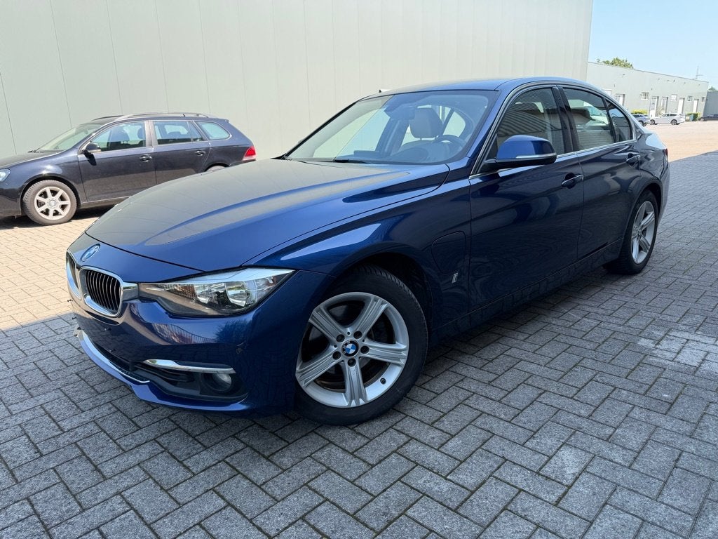 BMW 330E hybride rechargeable - essence, Autos, BMW, Euro 6, Entreprise, Capteur de stationnement, 5 portes