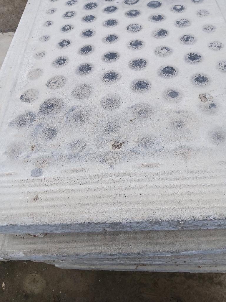 Ligbed rundvee, Mise à l'étable