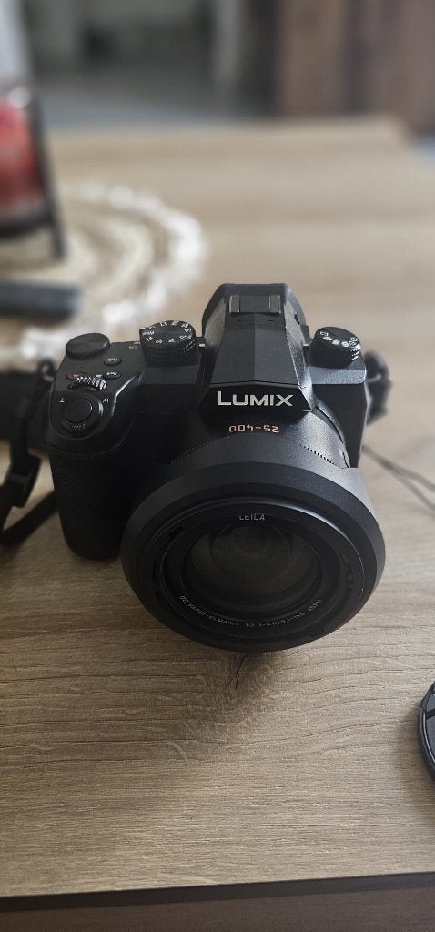 Panasonic FZ1000 II te koop, Audio, Tv en Foto, Fotocamera's Digitaal, Panasonic, Screenprotector, Ophalen of Verzenden, Ingebouwde flitser