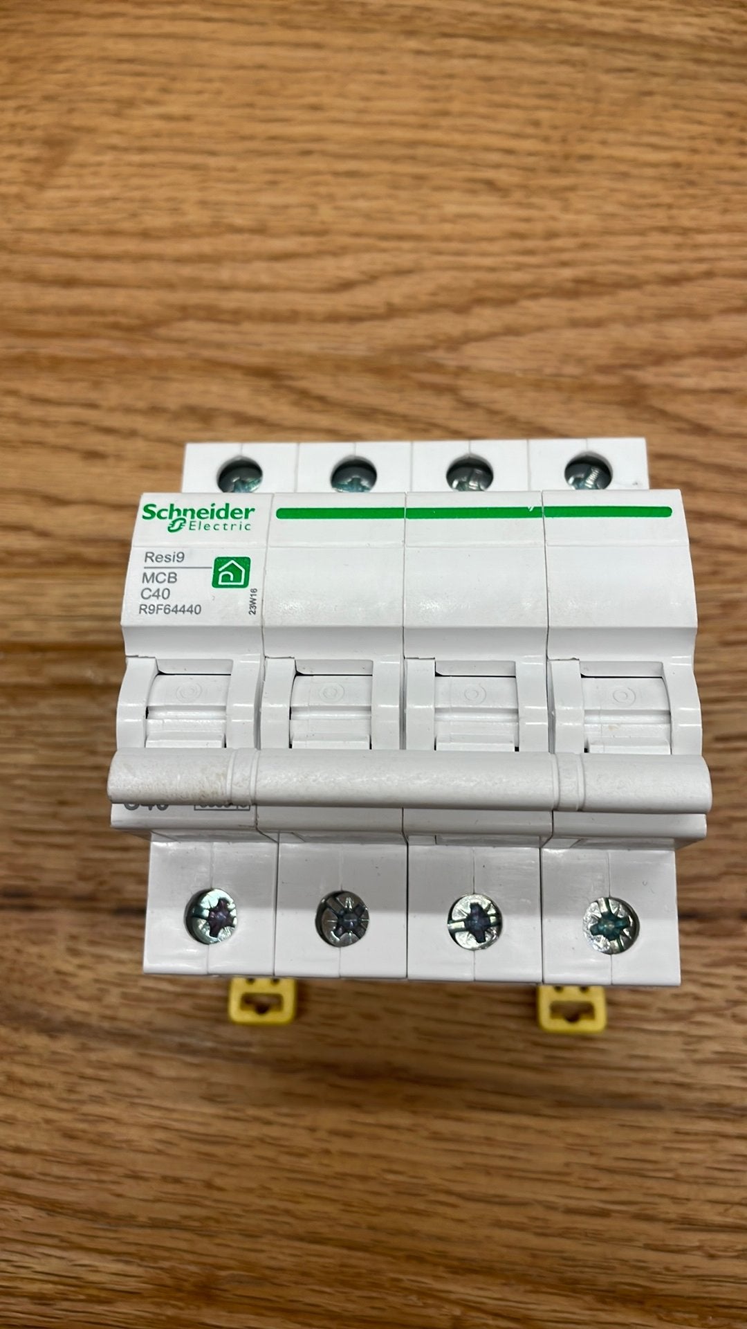 Disjoncteur Schneider Electric Resi9 MCB C40 R9F64440, Bricolage & Construction, Enlèvement ou Envoi, Neuf, Schneider Electric