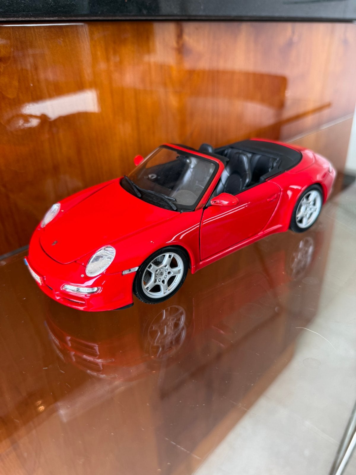 Porsche 911 (997) Carrera S Cabriolet 1:18 zonder doos, Hobby en Vrije tijd, Ophalen of Verzenden, Zo goed als nieuw, Auto, Maisto