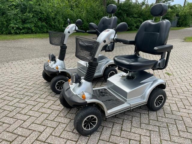 2 scootmobiels 4wiels Top Life Buffalo P-type (Wisking 4029), Divers, Voitures sans permis & Scooters pour invalides, Autres marques