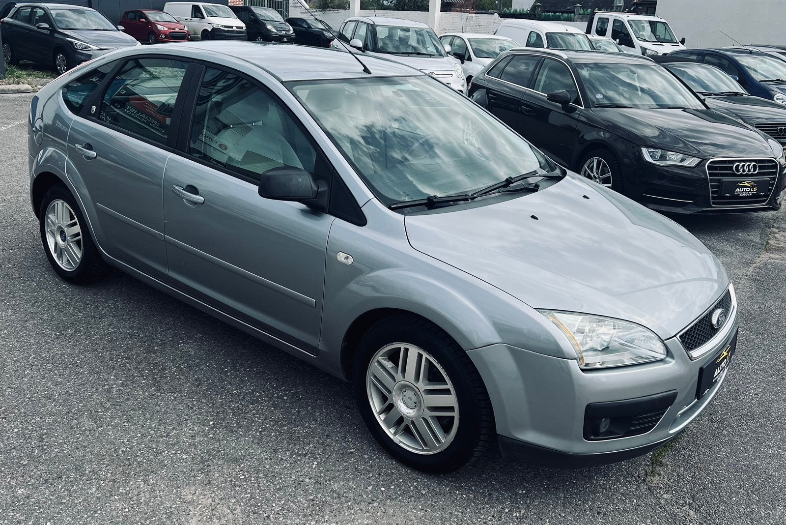 FORD FOCUS 1.6 ESSENCE AUTOMATIQUE GHIA, Autos, Focus, Argent ou Gris, Achat, Beige
