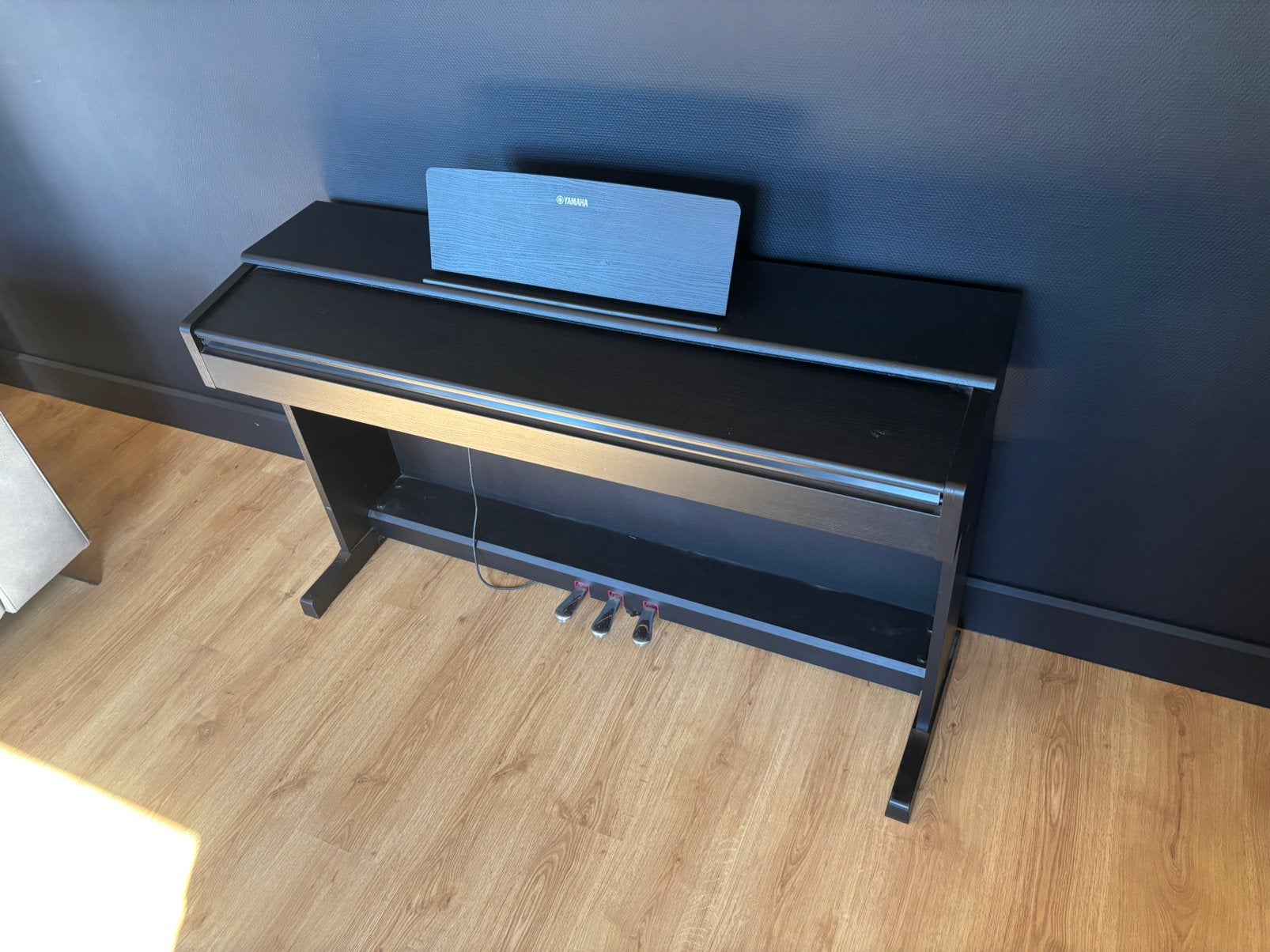 Piano numérique Yamaha Arius YDP-144B, Musique & Instruments, Enlèvement, Noir, Piano