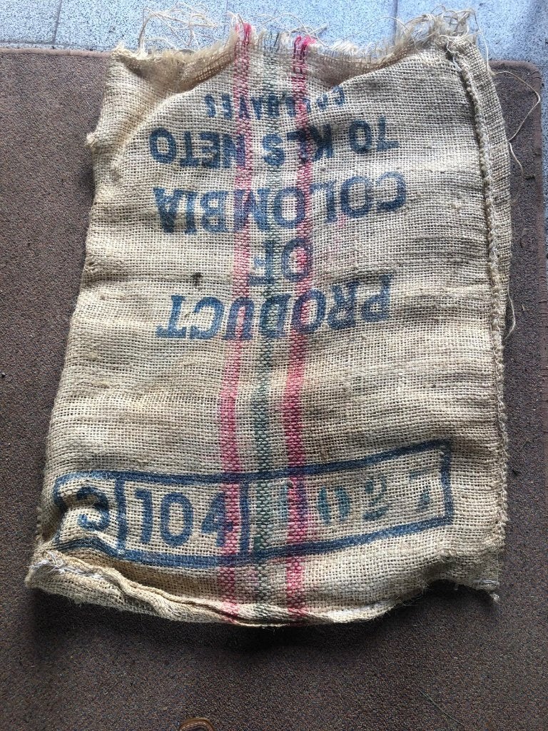 Jute koffiezakken, Ophalen