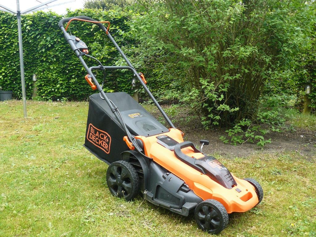 Grasmachine, Tuin en Terras, Ophalen, Cirkelmaaier, Gebruikt, Accu-grasmaaier