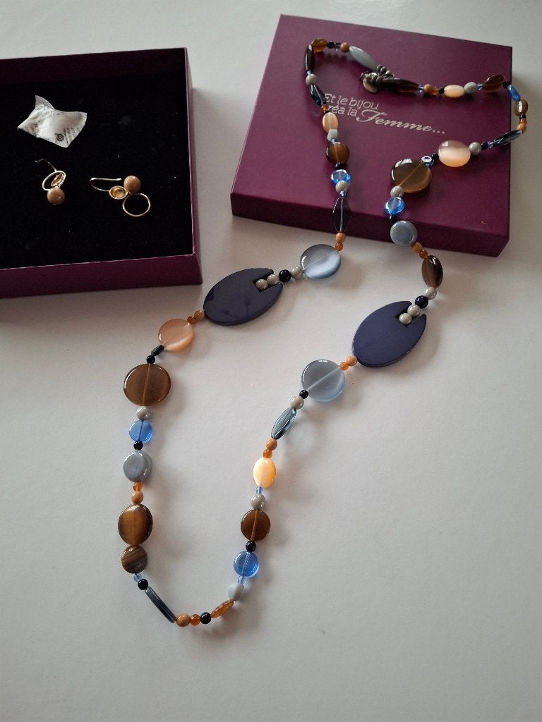 Superbe collier+boucles d'oreilles et le bijou crea la femme, Enlèvement, Comme neuf, Autres couleurs