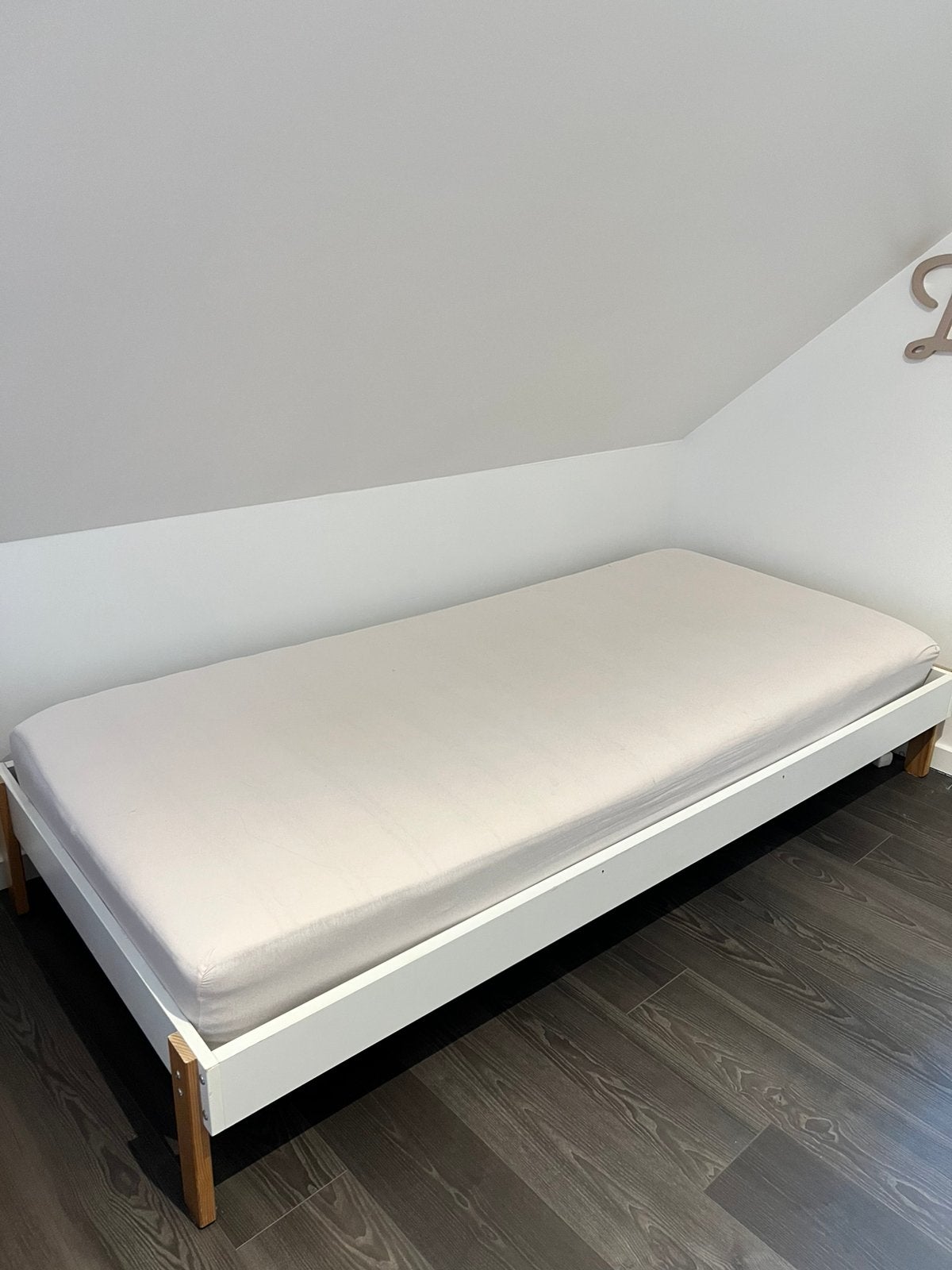 Kinderbed 90x200 frame + matras, Ophalen, Gebruikt, 90 cm, Eenpersoons