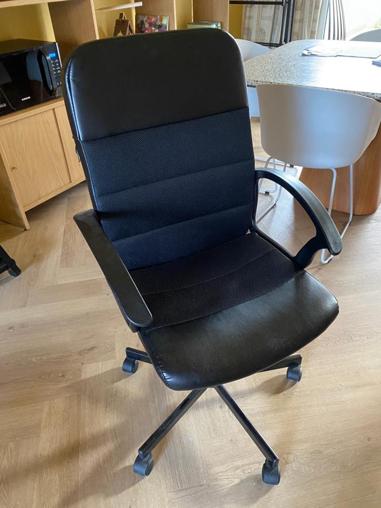 Gratis bureaustoel, Huis en Inrichting, Bureaustoelen, Zo goed als nieuw, Bureaustoel, Ophalen