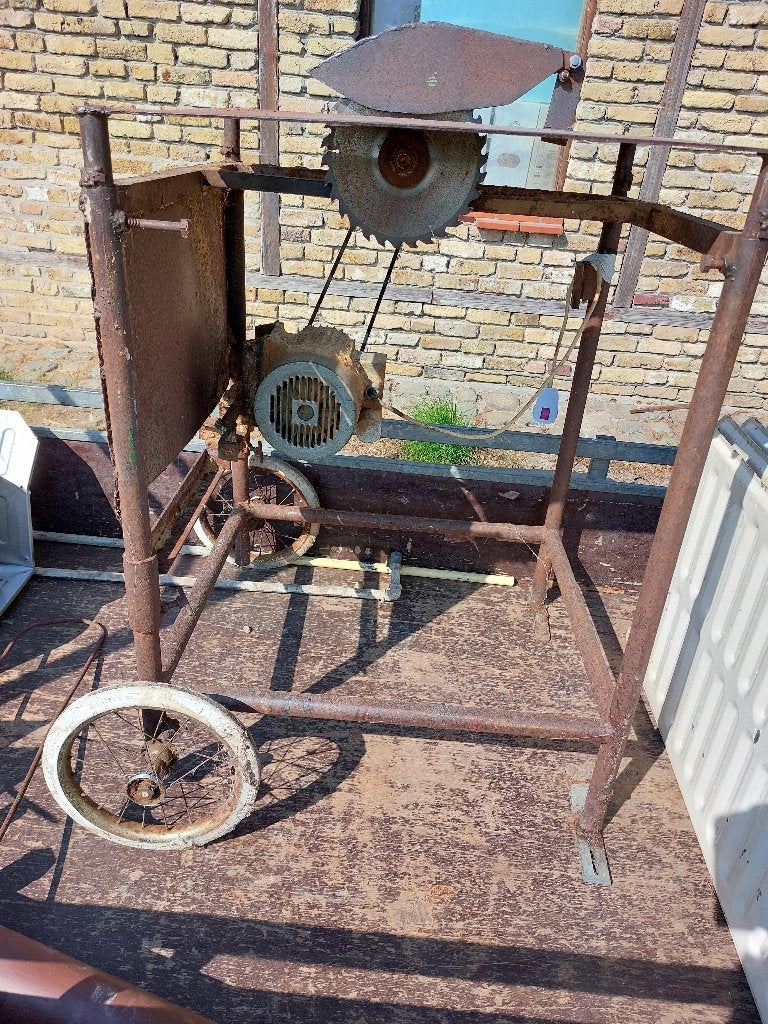 machine à scier, 600 à 1200 watts, 30 à 70 mm, Enlèvement, Utilisé