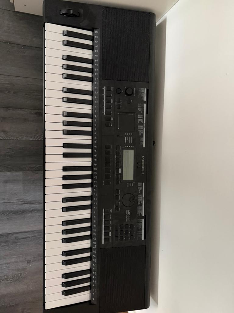 Piano mk401, Muziek en Instrumenten, Keyboards, Ophalen, Zo goed als nieuw