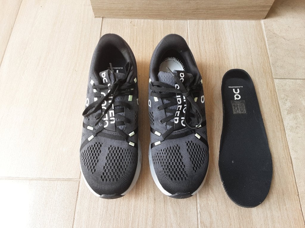 Nieuw: loopschoenen mt 40,5 *On Cloud* met uitneembare zool, Ophalen of Verzenden, Nieuw, Hardlopen, Hardloopschoenen