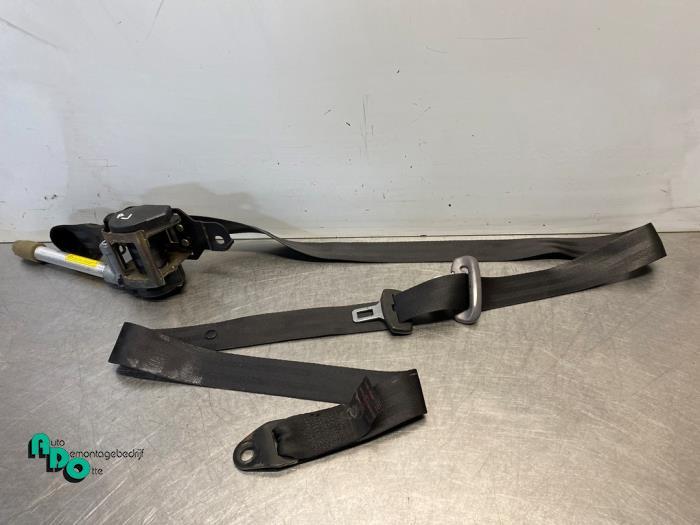Veiligheidsgordel rechts-voor van een Nissan Terrano (Terran, Gebruikt, -, -, Ophalen of Verzenden