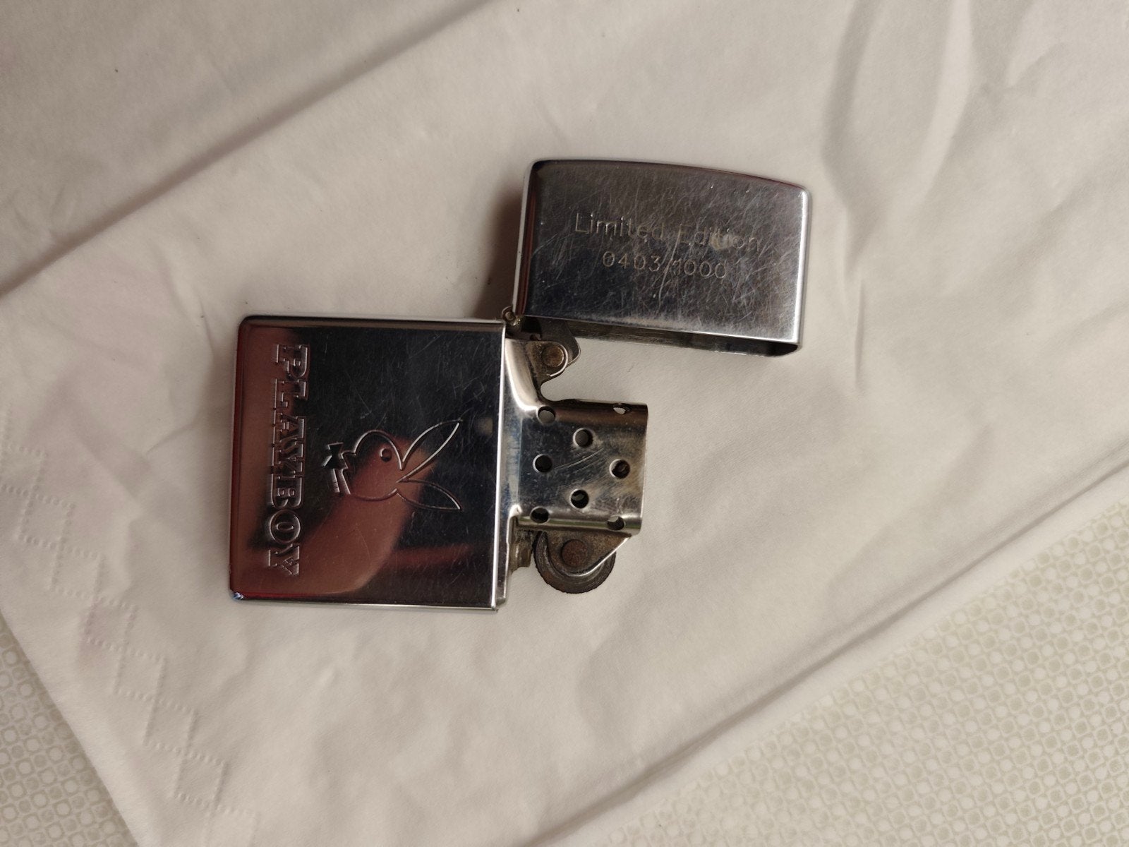 Vintage Playboy Zippo (1999) – Limited Edition (0403/1000), Ophalen of Verzenden, Gebruikt, Aansteker