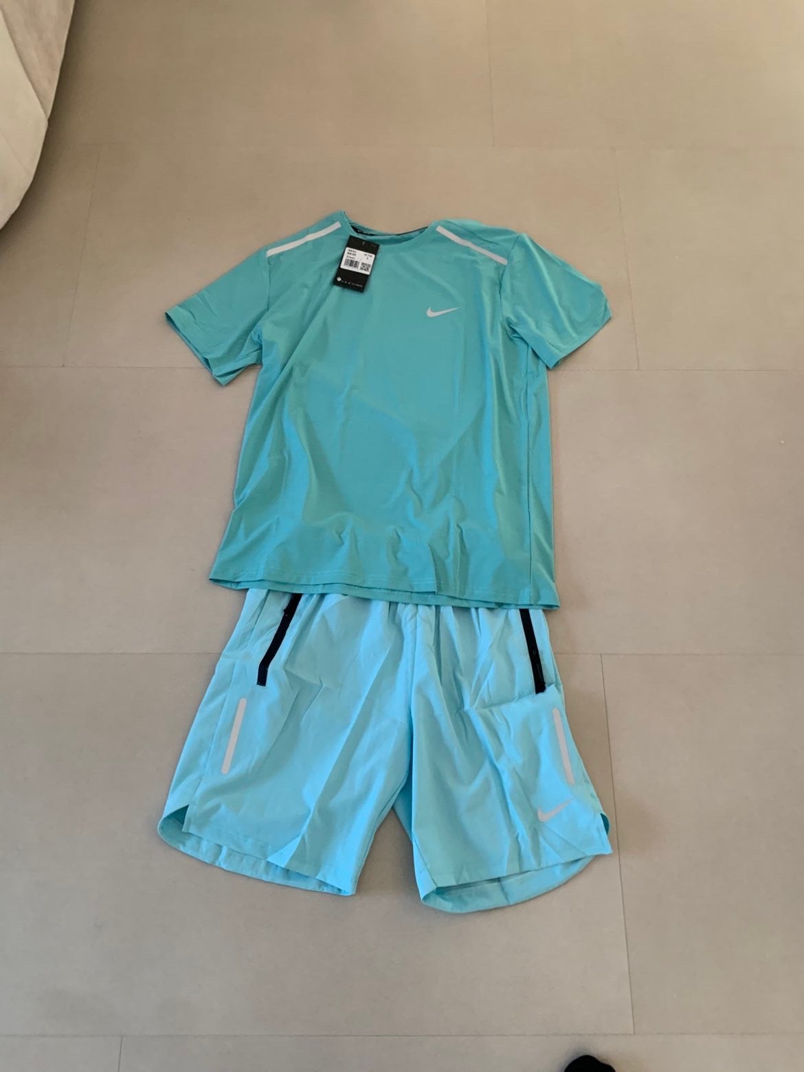 Ensemble Nike, Enlèvement ou Envoi, Comme neuf, Ensemble