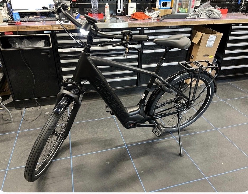 !! Elektrische Trek District +4 fiets met Bosch motor !!, Autres marques, Vitesses, Comme neuf, Enlèvement