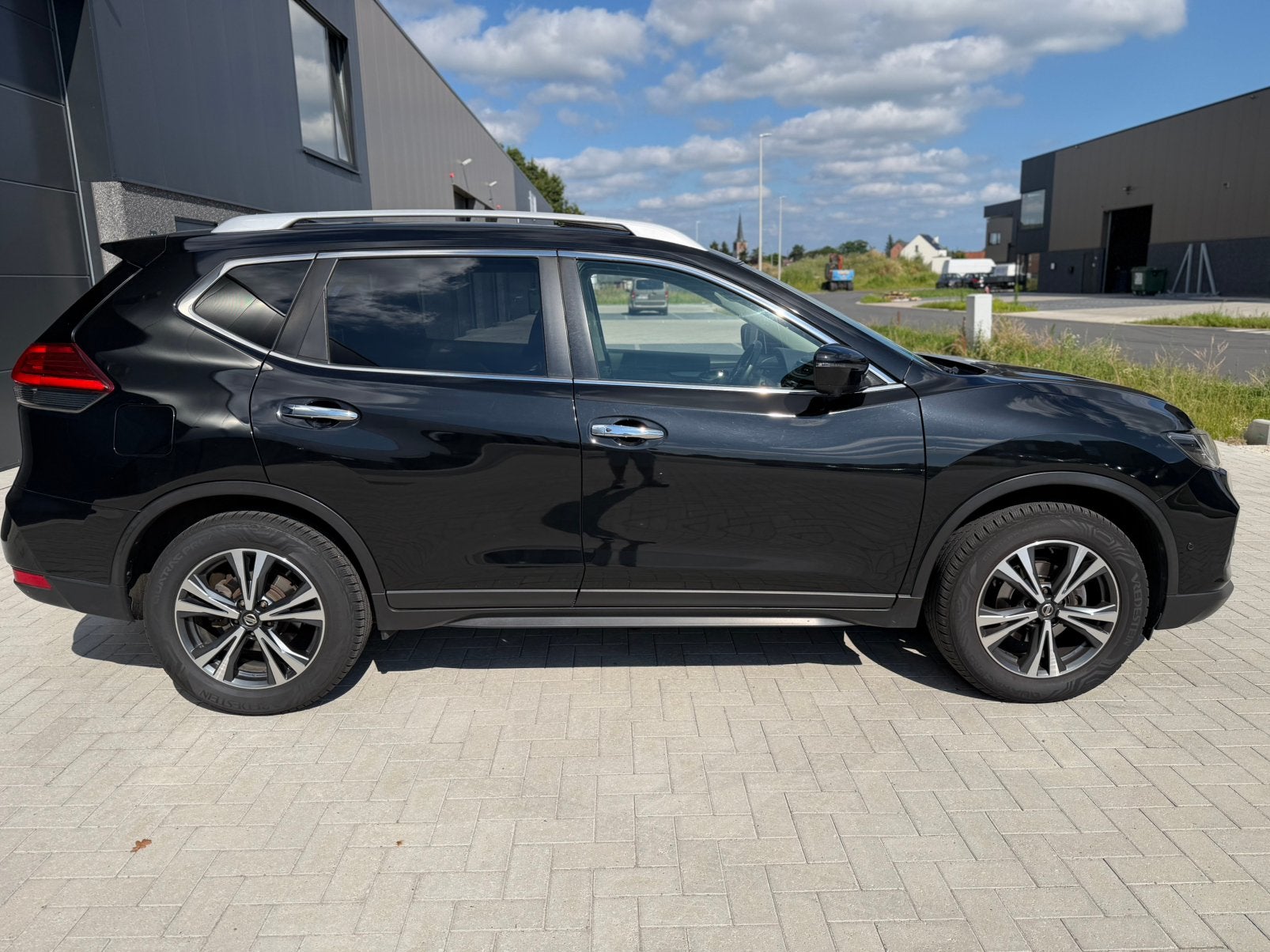 Nissan X-Trail 2018 1.6 benzine Zeer Proper !!, Autos, Nissan, Euro 6, Entreprise, Boîte manuelle, Noir