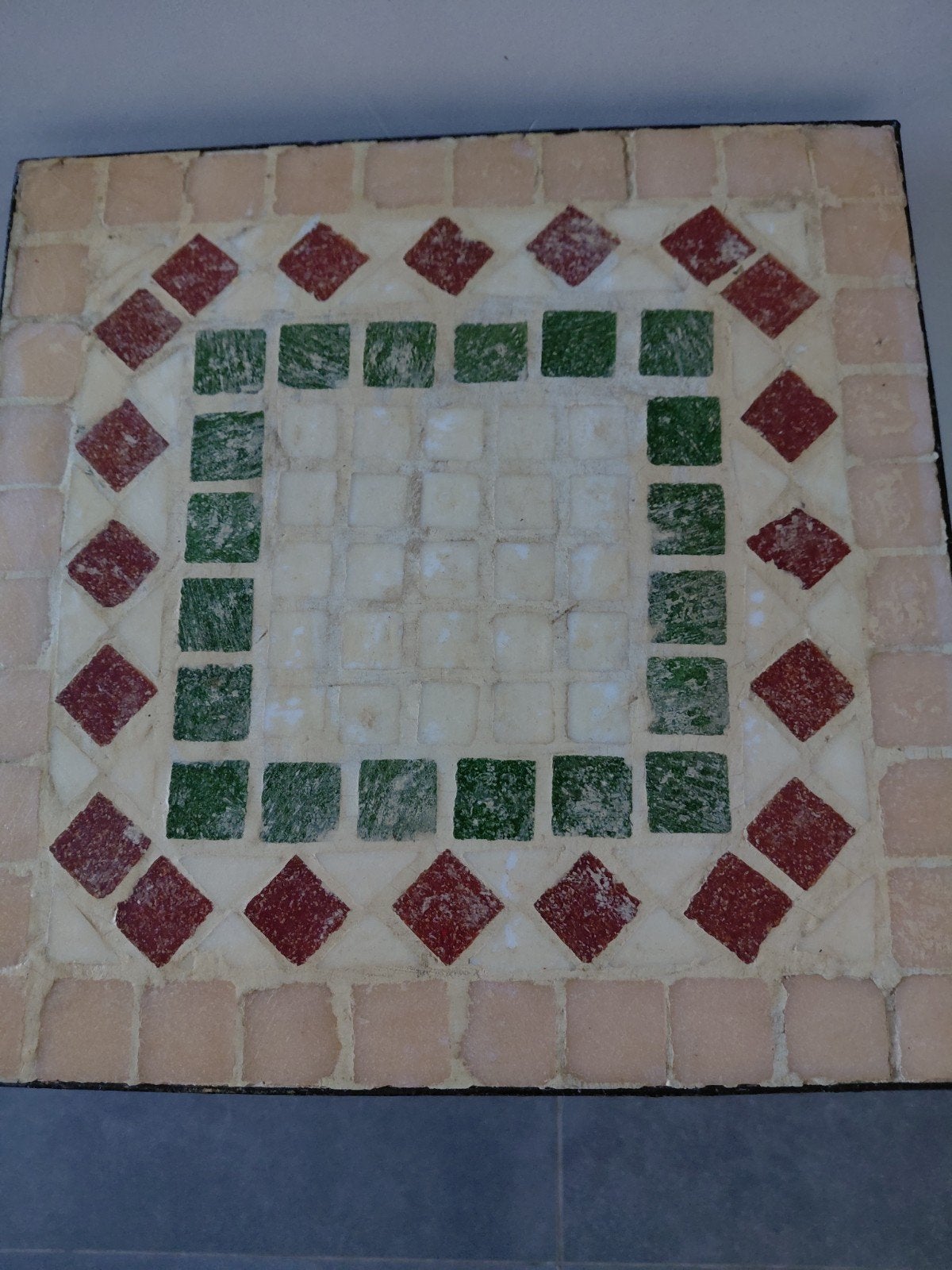 bijzettafel of plantenstandaard, Ophalen