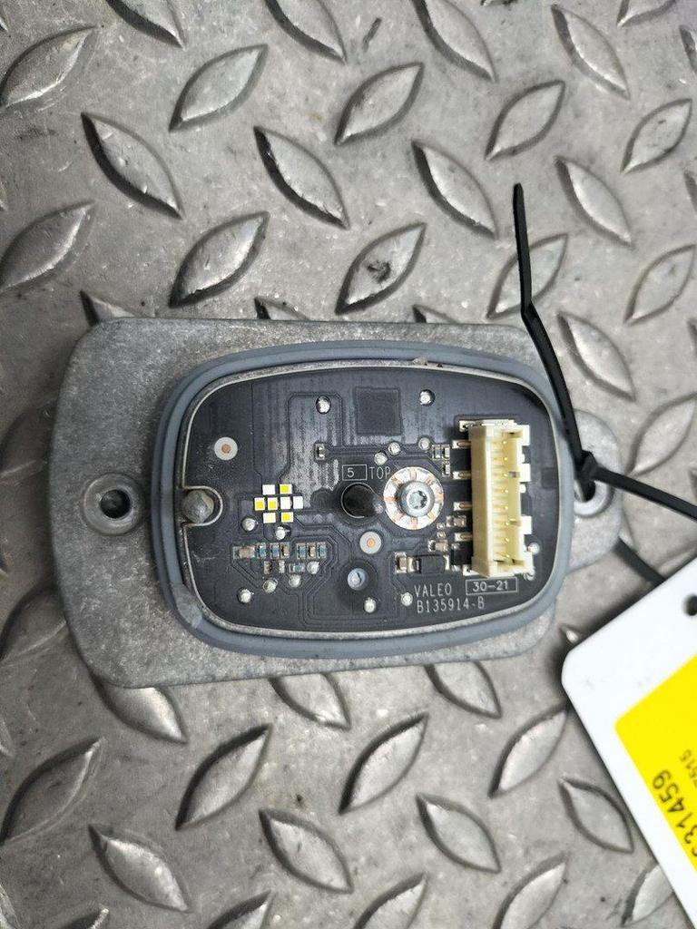 FORD KUGA DAGRIJVERLICHTING R 2022, Ophalen of Verzenden, Gebruikt, ARN erkend