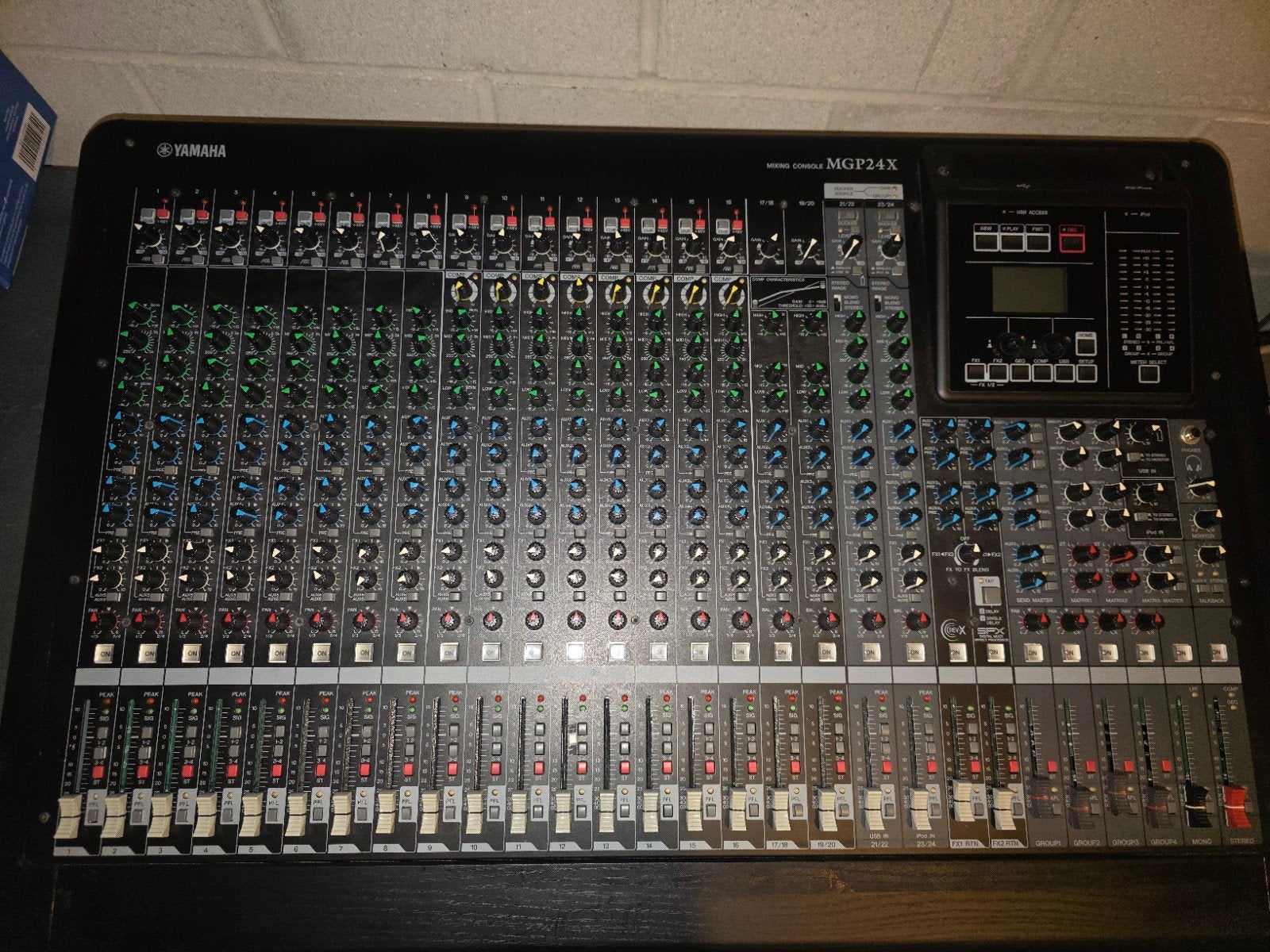 mengpaneel Yamaha MGP24X, Ophalen, Yamaha