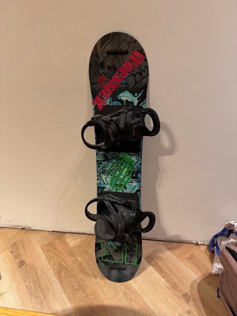 Burton kindersnowboard 114 cm met Burton bindingen, Sports & Fitness, Enlèvement, Utilisé, Fixations