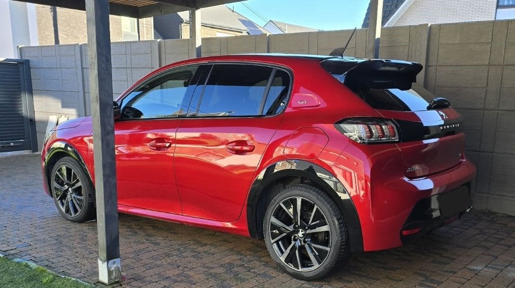 Peugeot 208 GT Automaat met Veel Opties, Auto's, 1165 kg, Alcantara, Zwart, 5 deurs
