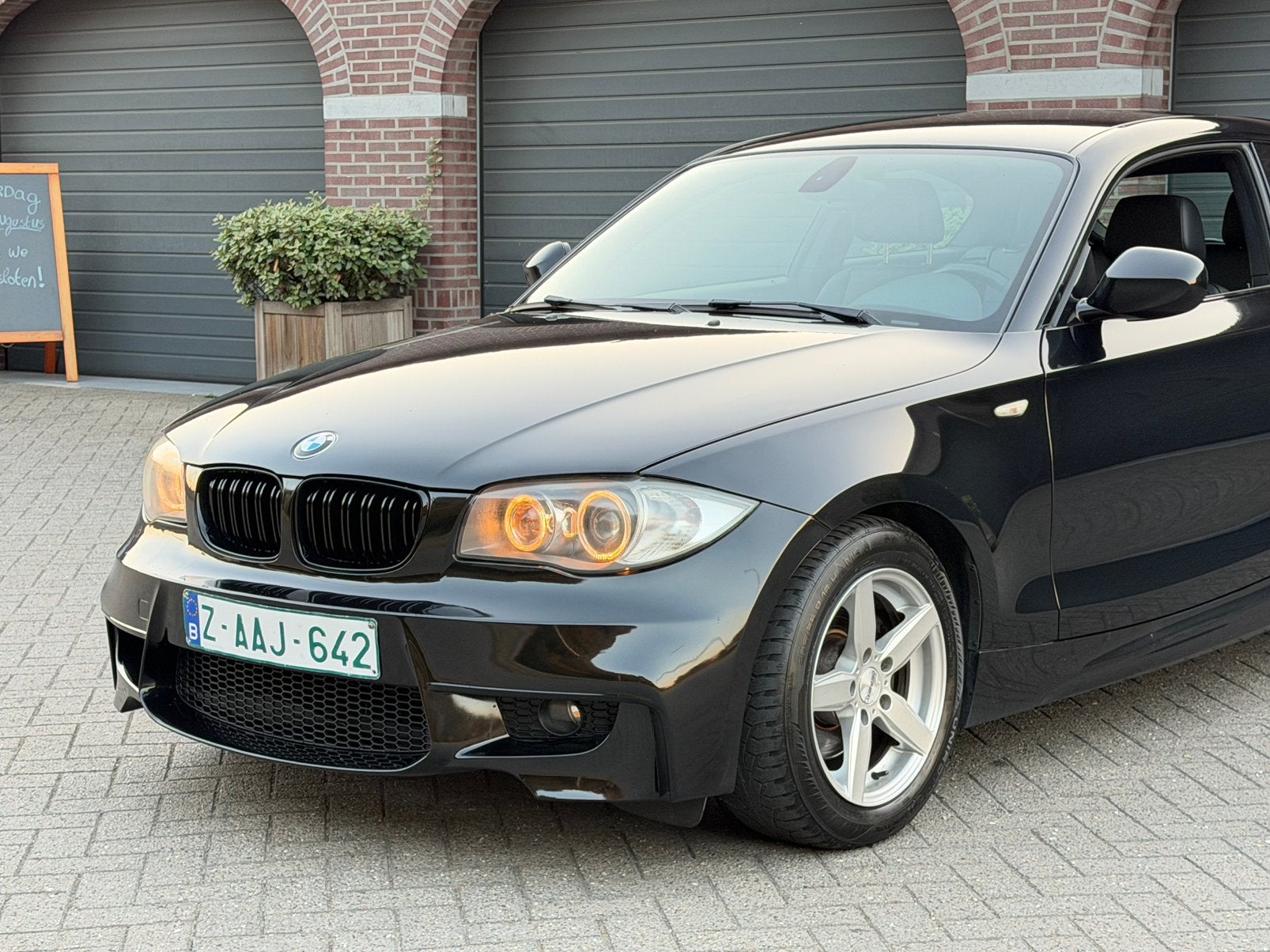 Bmw 120D M-Pakket 2.0Cc 163Pk Euro 5 2010 Zeer mooi, Auto's, Euro 5, 1 Reeks, Zwart, Leder