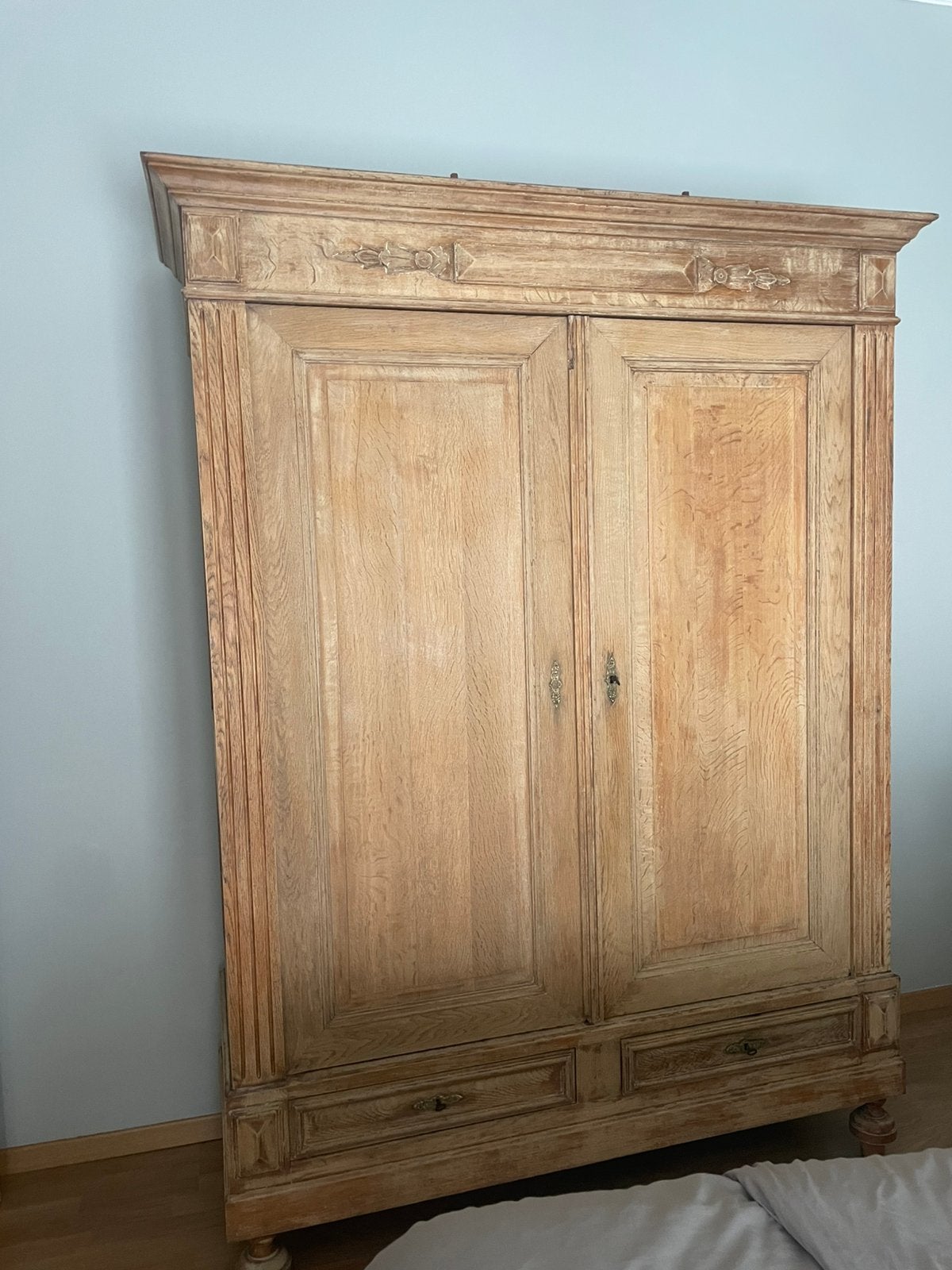 Très belle penderie, Antiquités & Art, Enlèvement
