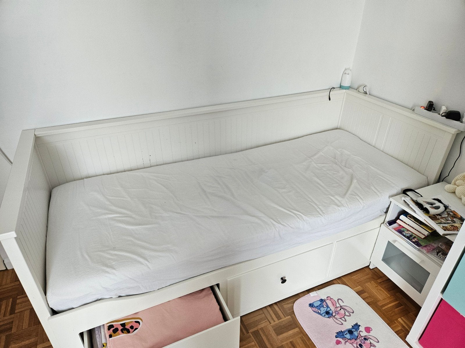 Lit Ikea Hemnes avec matelas, Hasselt, Ikea, Info@ikea.be, Une personne