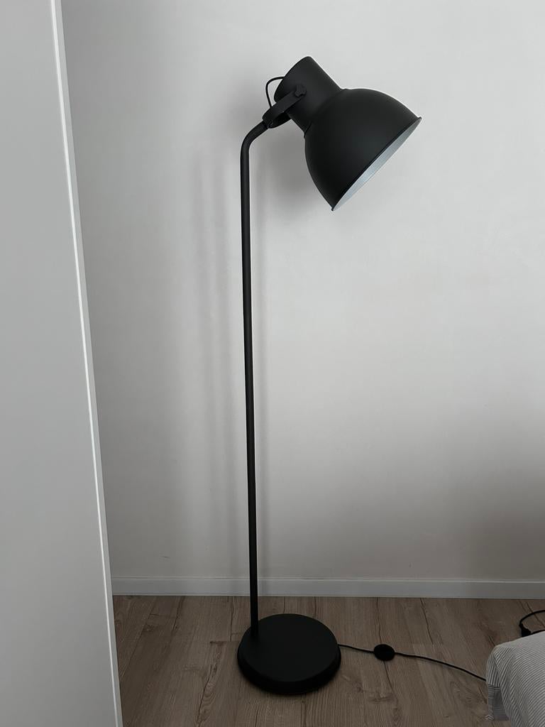 Staande lamp Ikea ‘Hektar’, Huis en Inrichting, Ophalen, Zo goed als nieuw, Metaal, 150 tot 200 cm