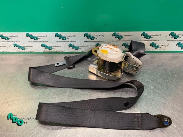 Ceinture de sécurité avant droite d'un Suzuki Swift (Swift, -, 3 mois de garantie, Utilisé, -